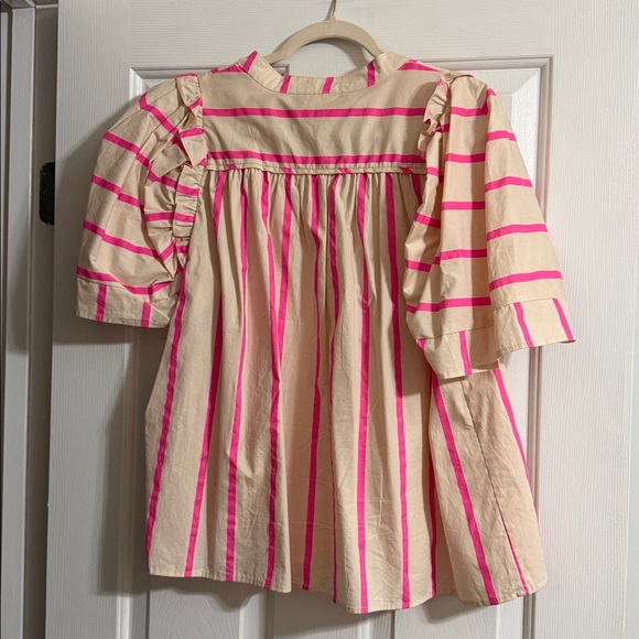Entro Pink and Cream Striped Puff Sleeve Ruffle V Neck Blouse Size Large - Picture 5 of 6
